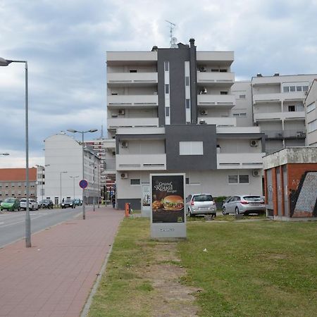 Apartment Viktor,Parking Eszék Szoba fotó