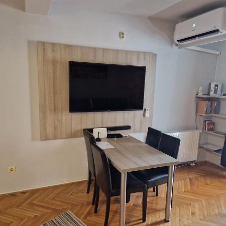 Apartment Viktor,Parking Eszék Kültér fotó