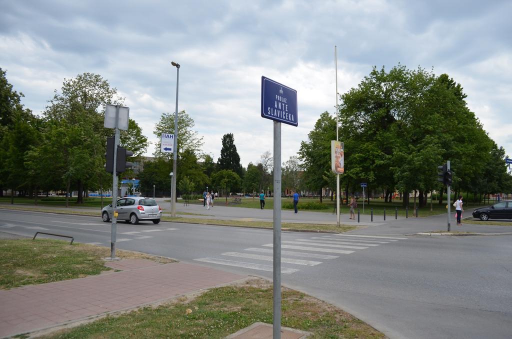 Apartment Viktor,Parking Eszék Szoba fotó