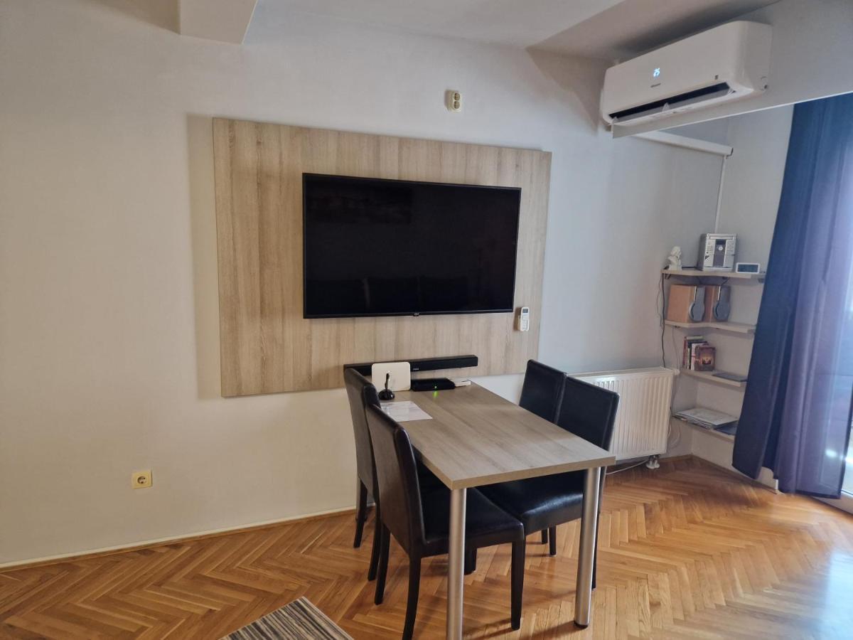Apartment Viktor,Parking Eszék Kültér fotó